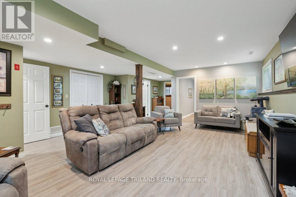 10 SCHREYER DRIVE Image 28
