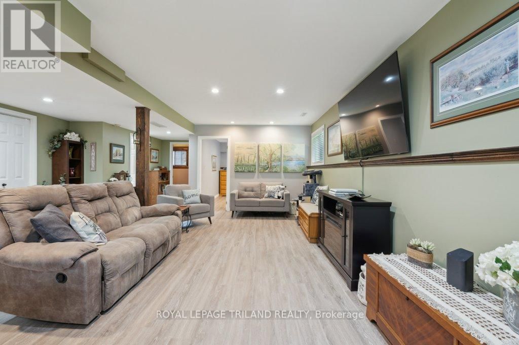 10 SCHREYER DRIVE Image 29