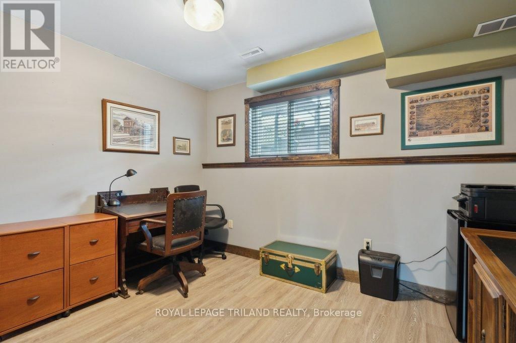 10 SCHREYER DRIVE Image 33