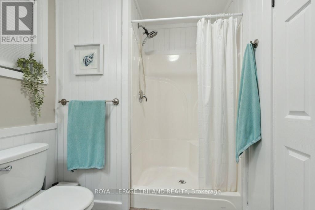 10 SCHREYER DRIVE Image 36