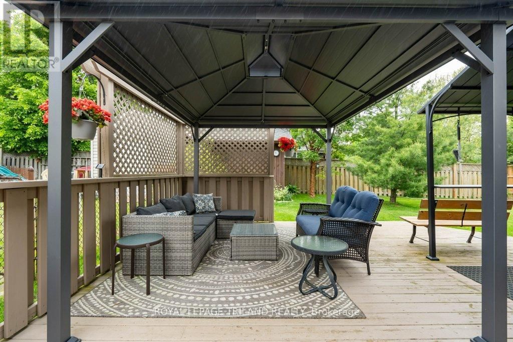 10 SCHREYER DRIVE Image 42