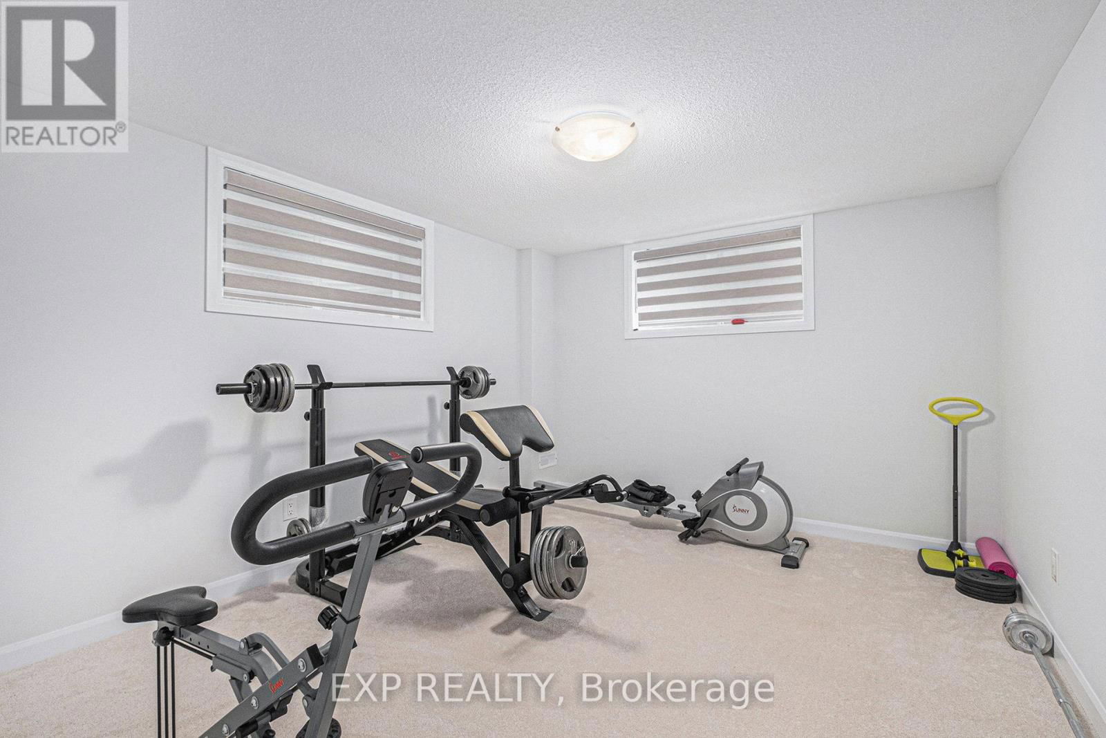 528 ANCHOR CIRCLE Image 30