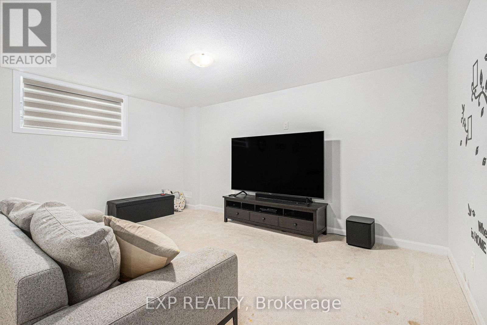 528 ANCHOR CIRCLE Image 32