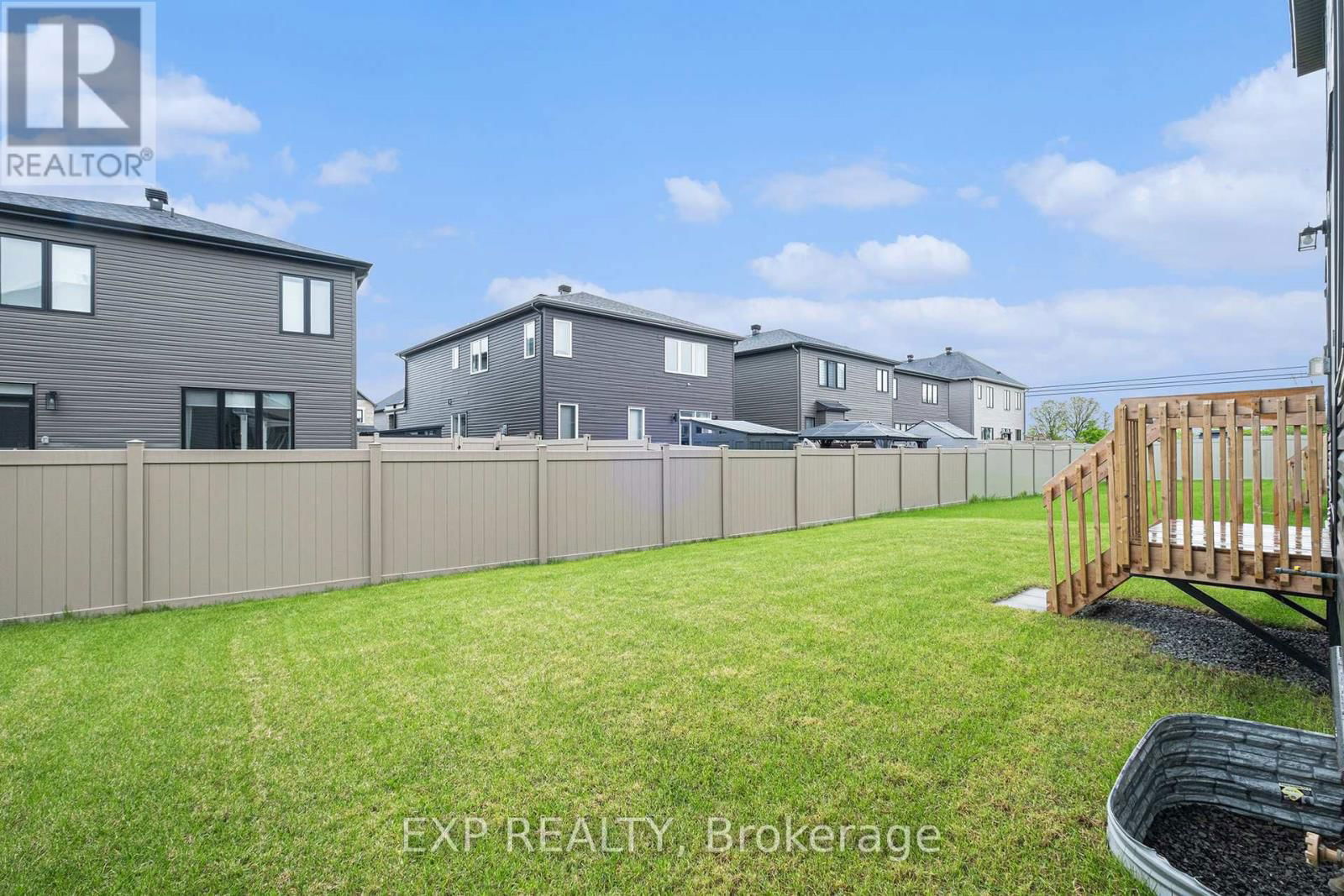 528 ANCHOR CIRCLE Image 34