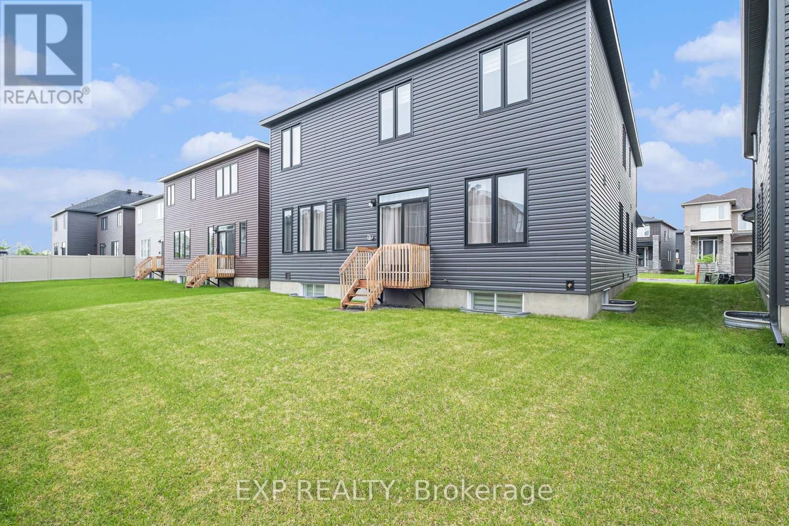 528 ANCHOR CIRCLE Image 35