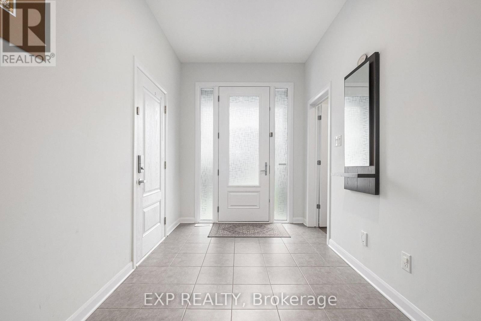 528 ANCHOR CIRCLE Image 4