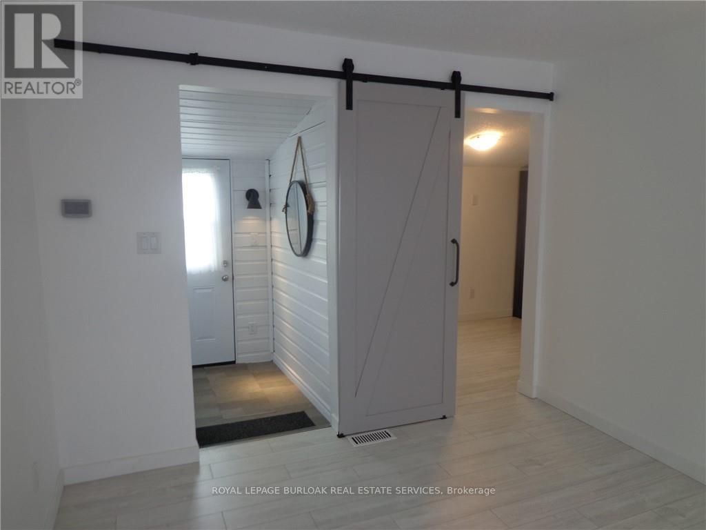 105 BEACH BOULEVARD Image 32