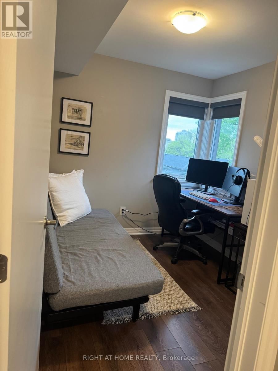 3 - 307 PICTON AVENUE Image 13