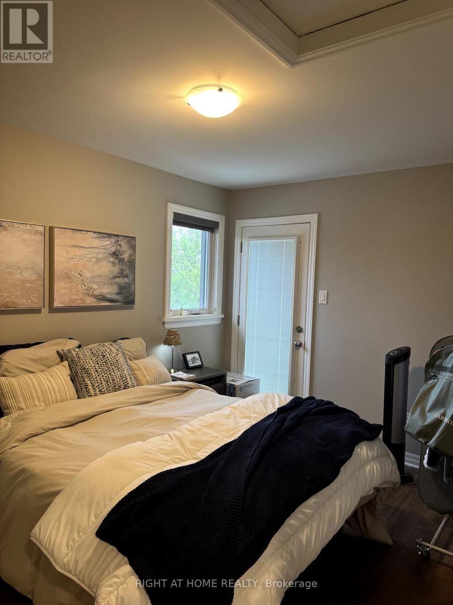3 - 307 PICTON AVENUE Image 18