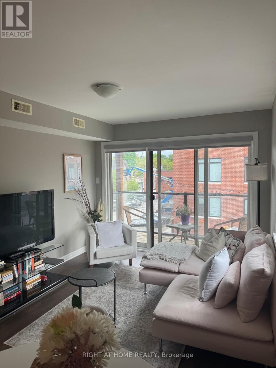 3 - 307 PICTON AVENUE Image 2