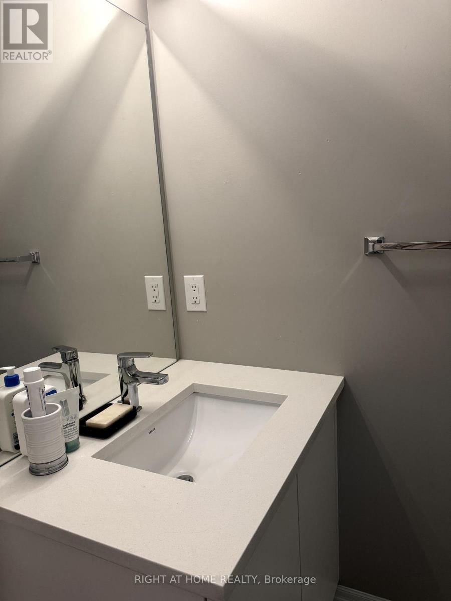 3 - 307 PICTON AVENUE Image 20