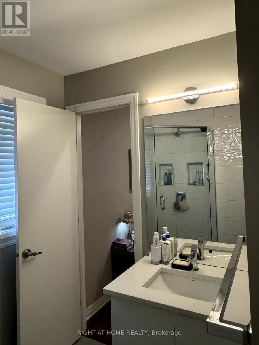 3 - 307 PICTON AVENUE Image 24