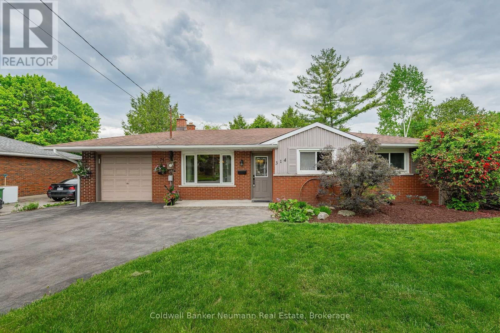 314 VICTORIA ROAD NORTH Image 1