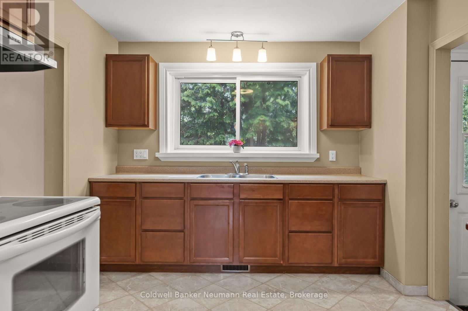 314 VICTORIA ROAD NORTH Image 12