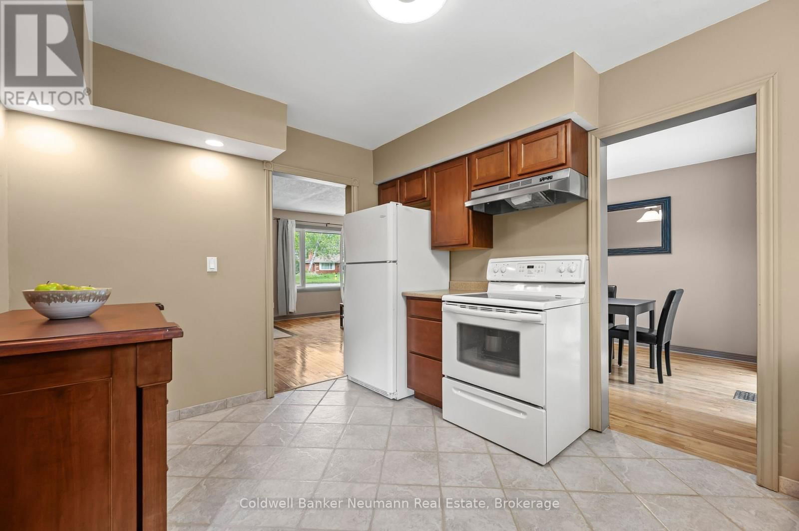 314 VICTORIA ROAD NORTH Image 13