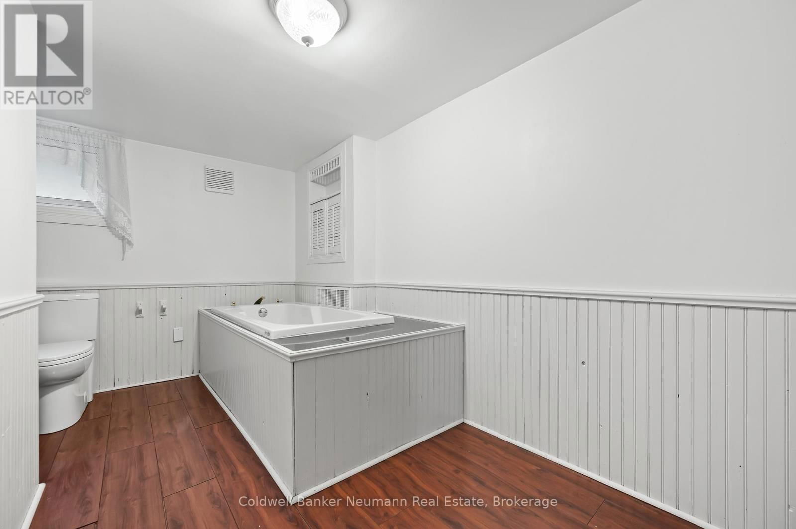 314 VICTORIA ROAD NORTH Image 24