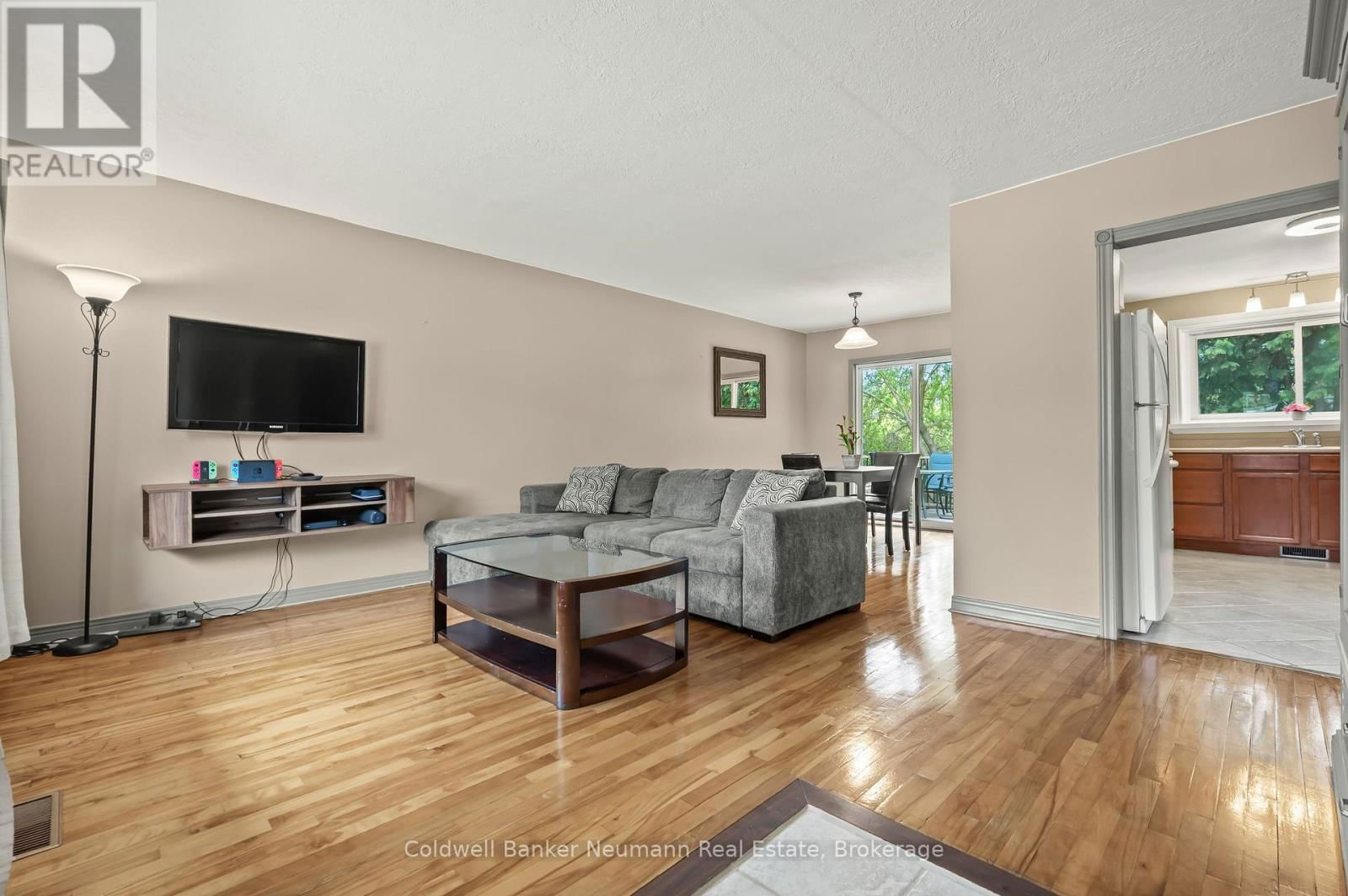 314 VICTORIA ROAD NORTH Image 6