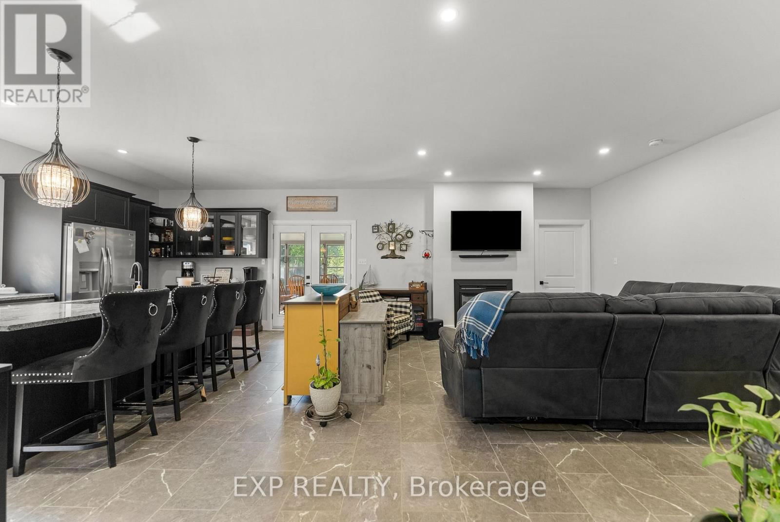 12 EASTERN AVENUE Image 12