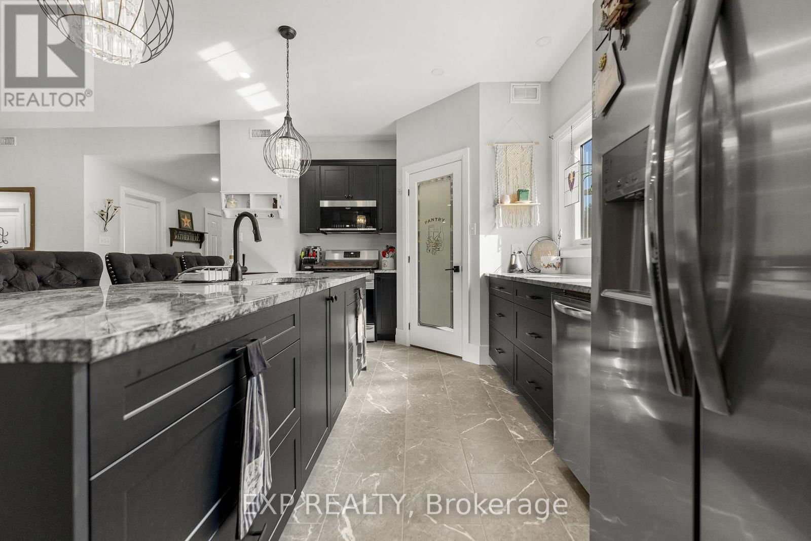 12 EASTERN AVENUE Image 15