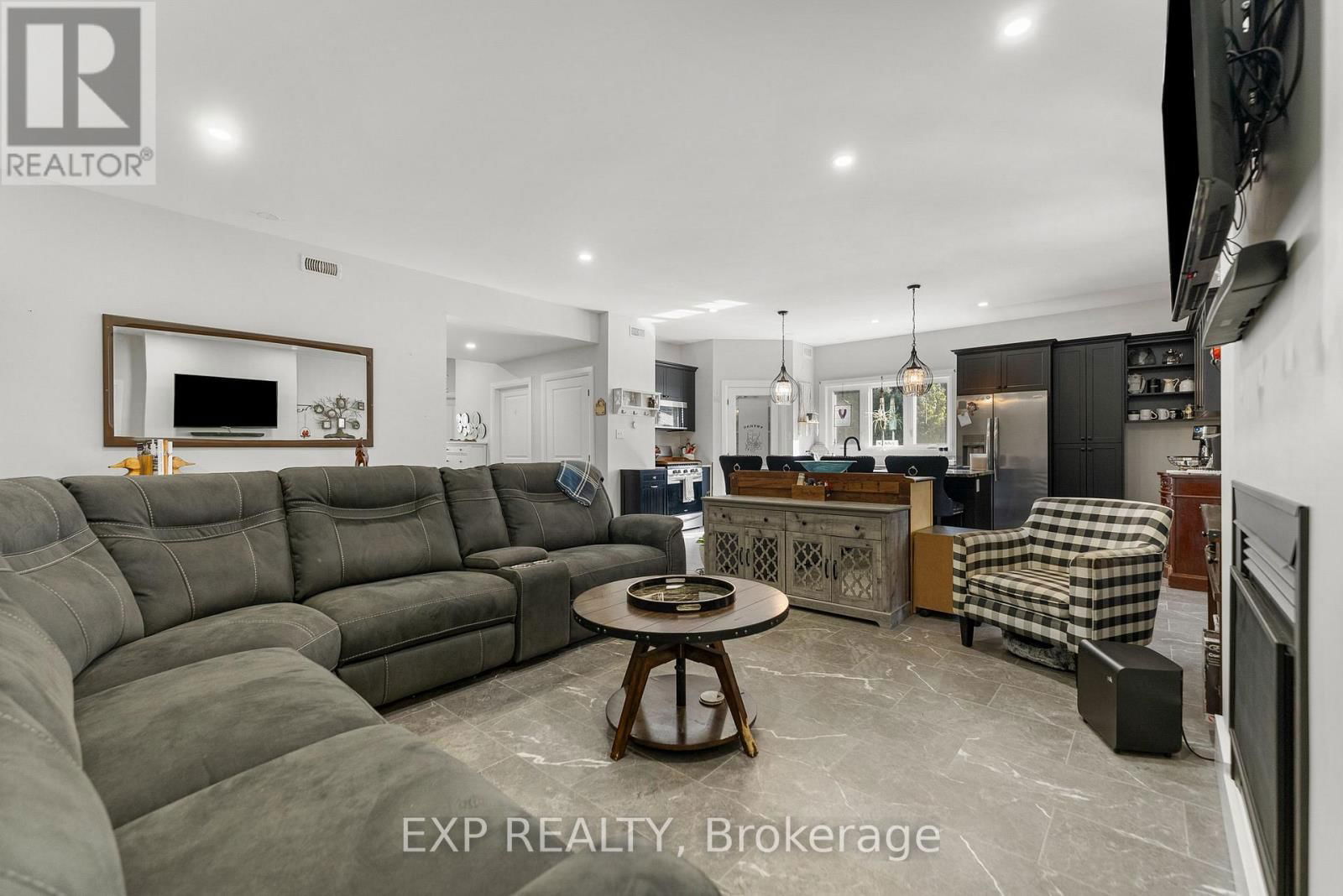 12 EASTERN AVENUE Image 21