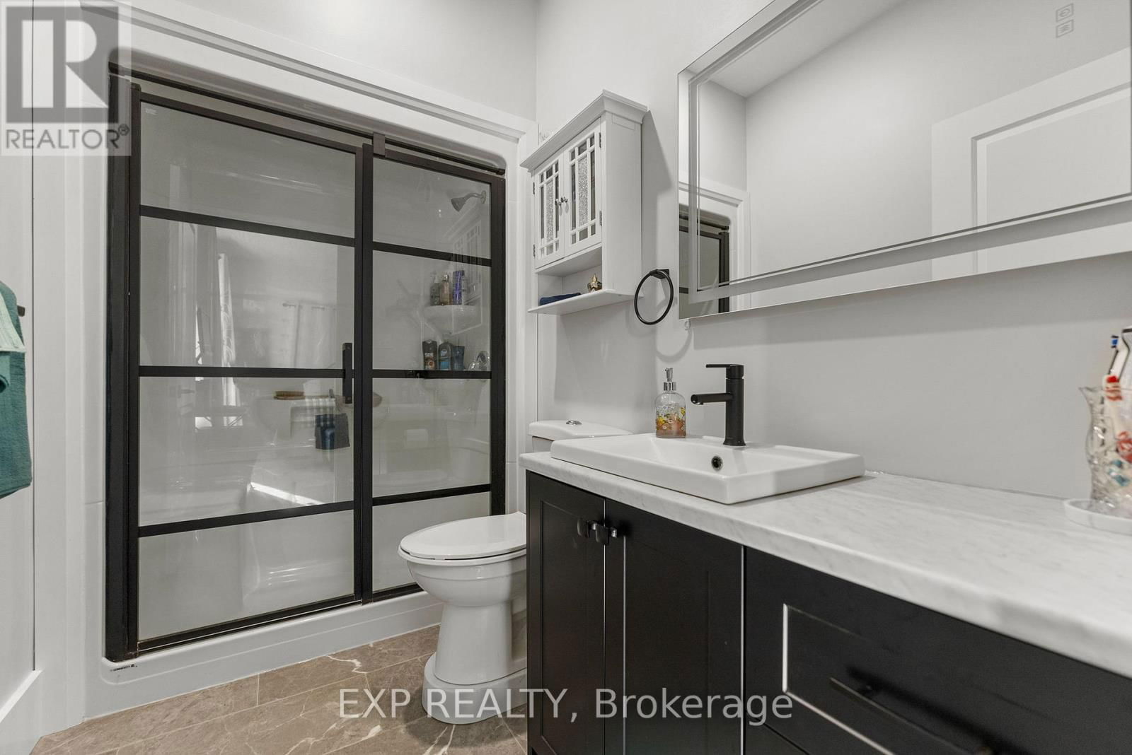 12 EASTERN AVENUE Image 23