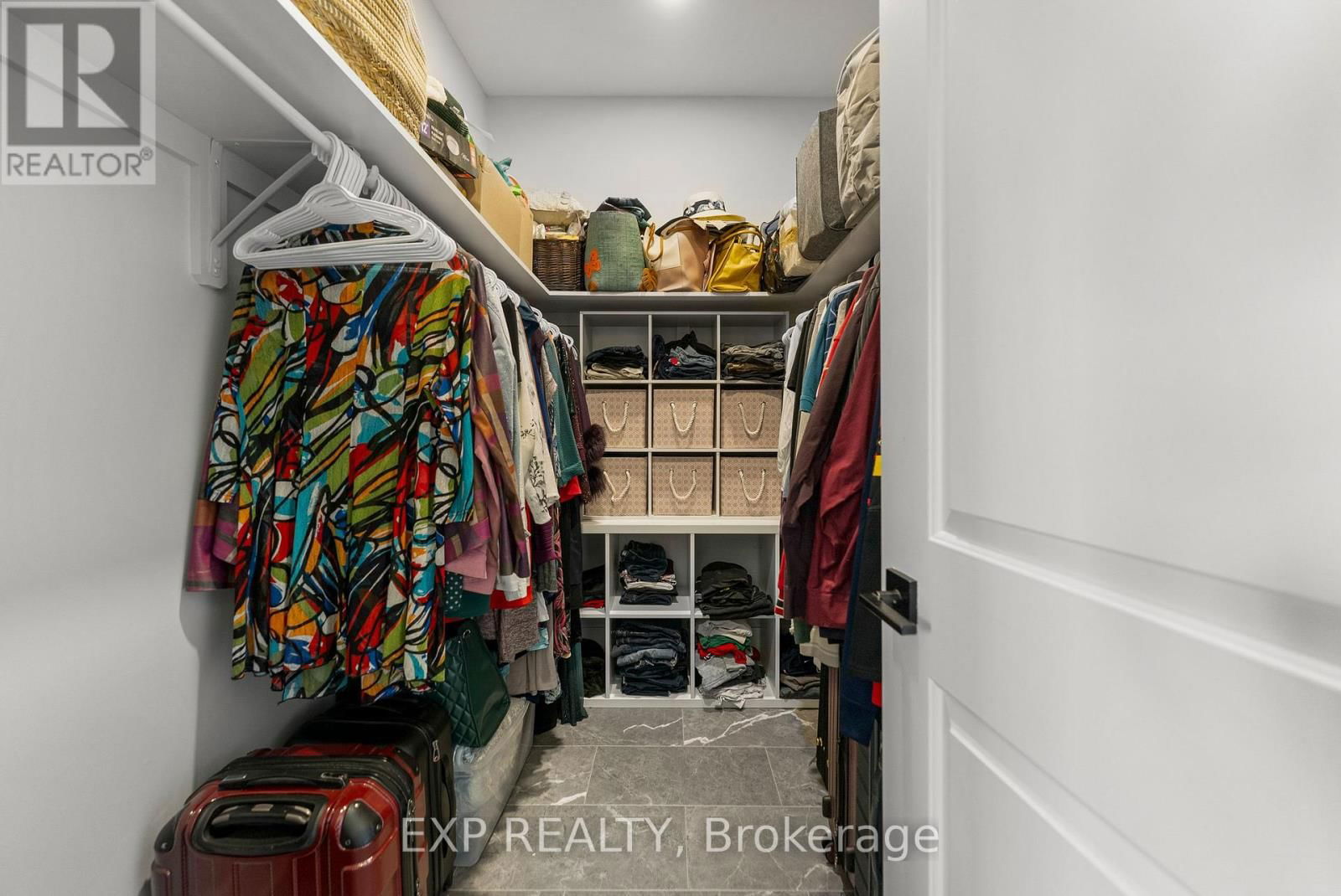12 EASTERN AVENUE Image 24