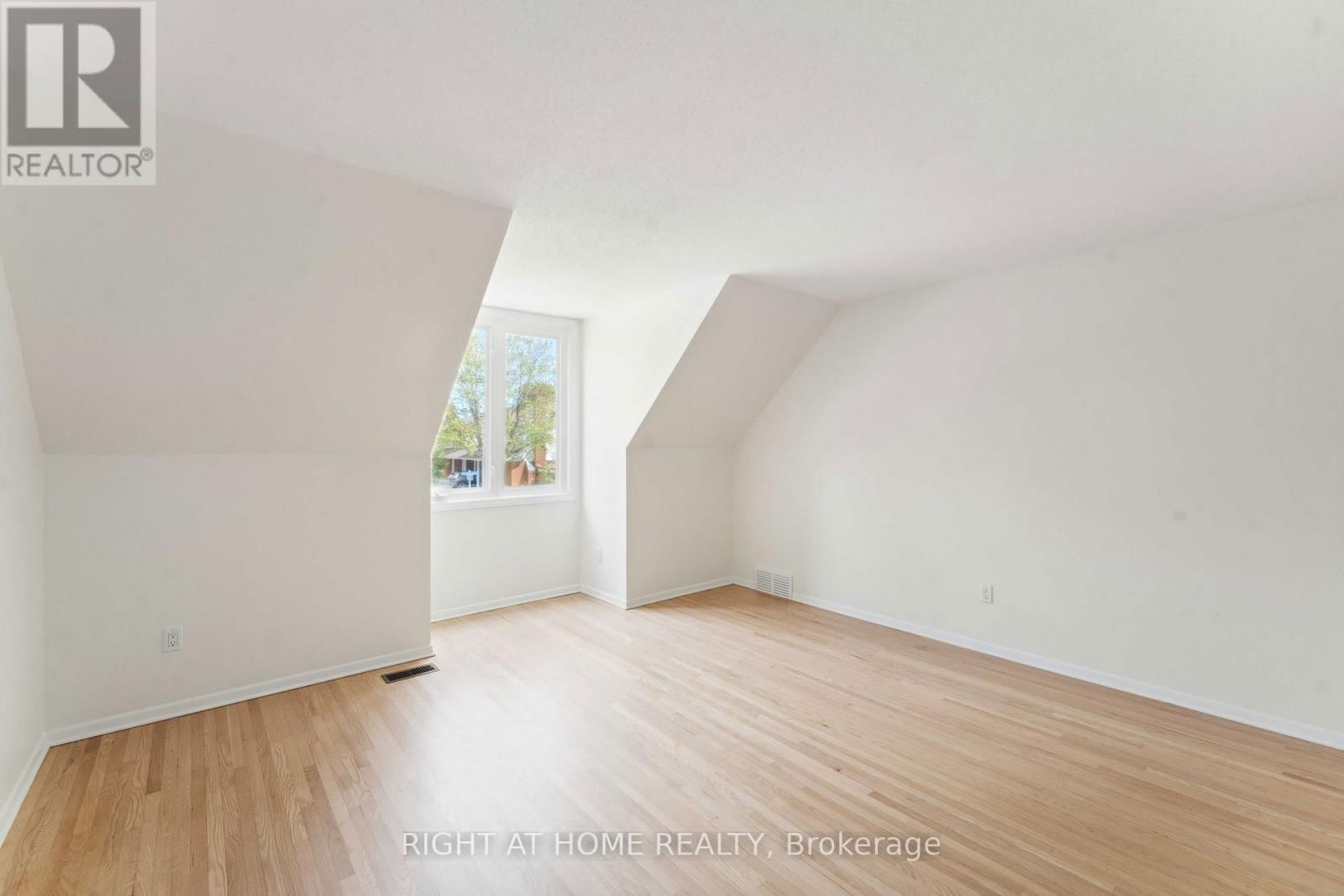 788 EASTVALE DRIVE Image 12