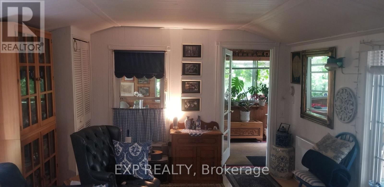 5693 EAST TOWNLINE ROAD Image 18