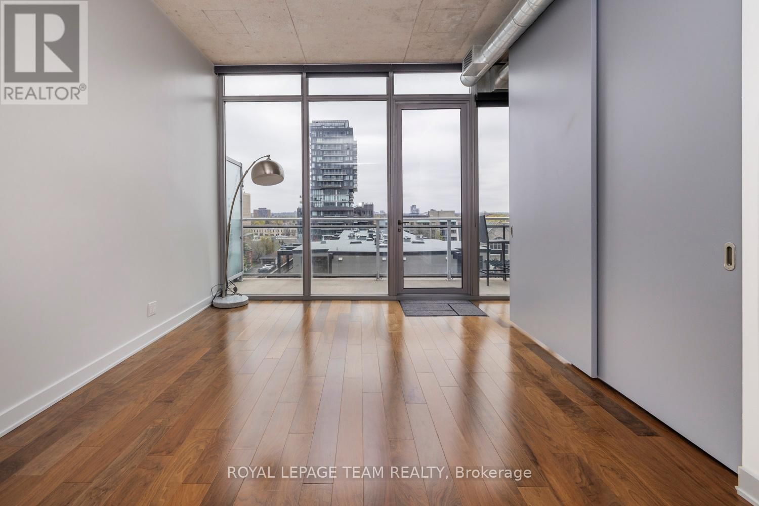 717 - 360 MCLEOD STREET Image 11