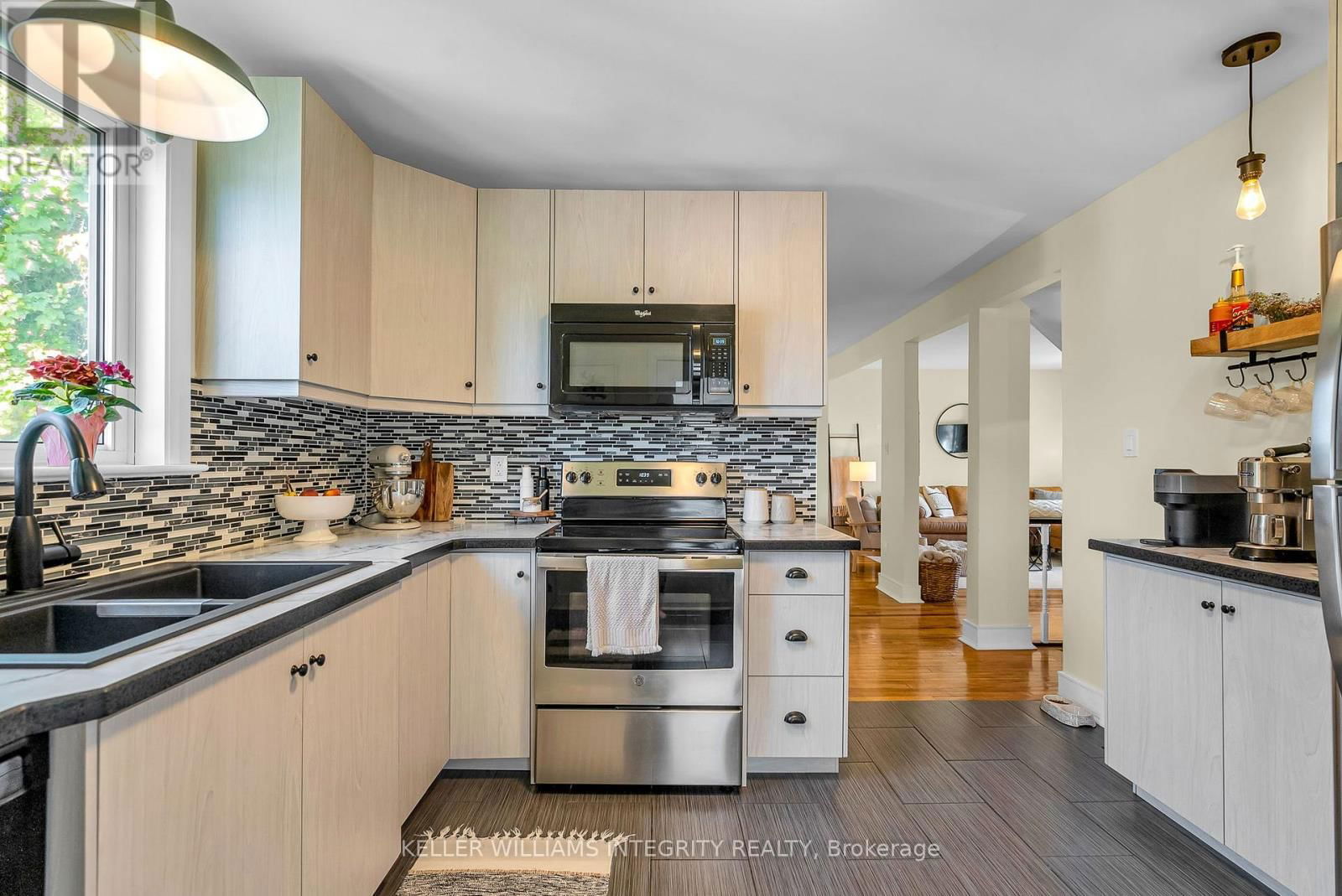31 DUNBAR AVENUE Image 4