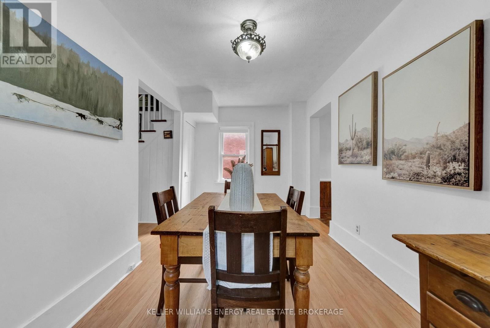 137 UNIVERSITY AVENUE WEST Image 12