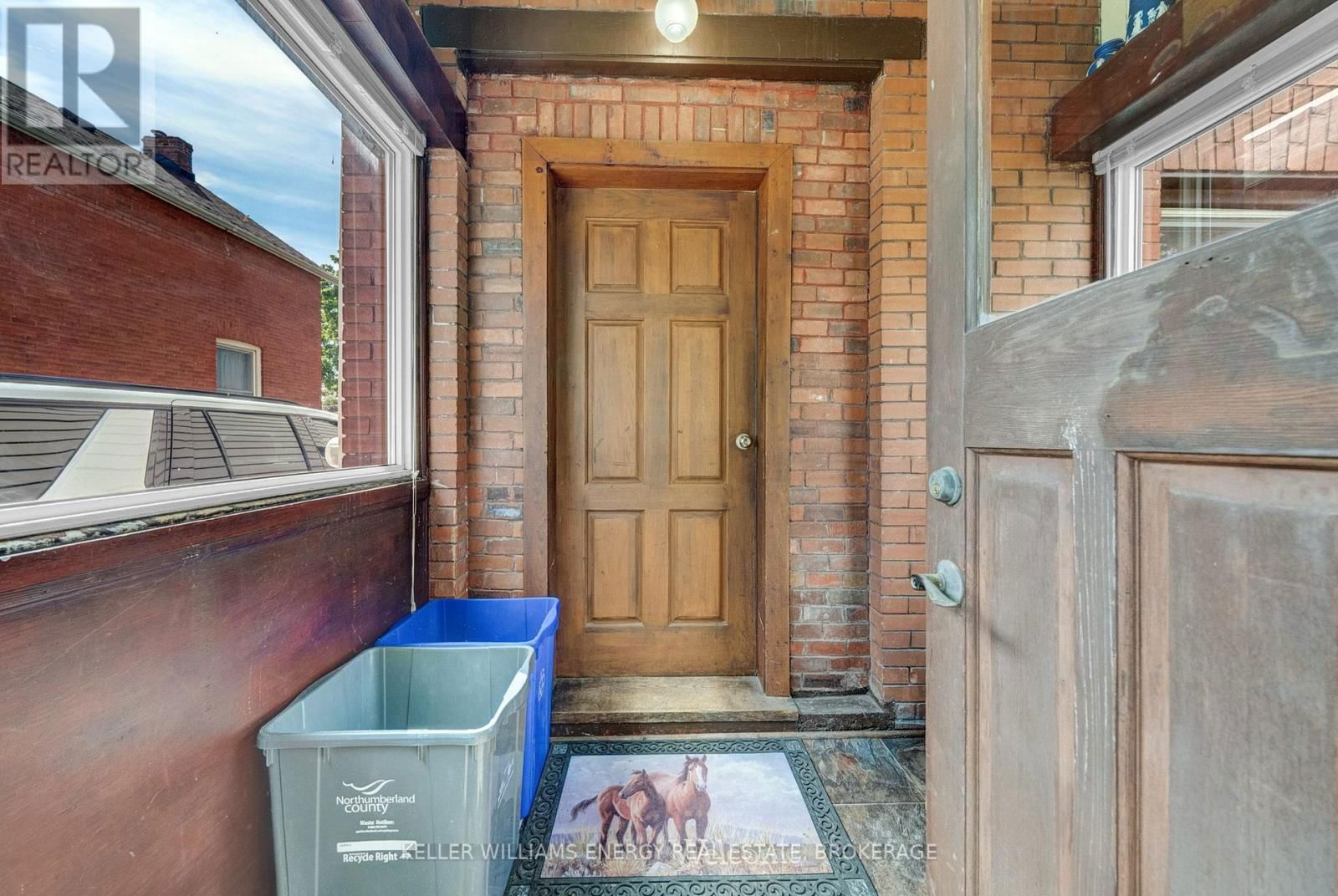 137 UNIVERSITY AVENUE WEST Image 32