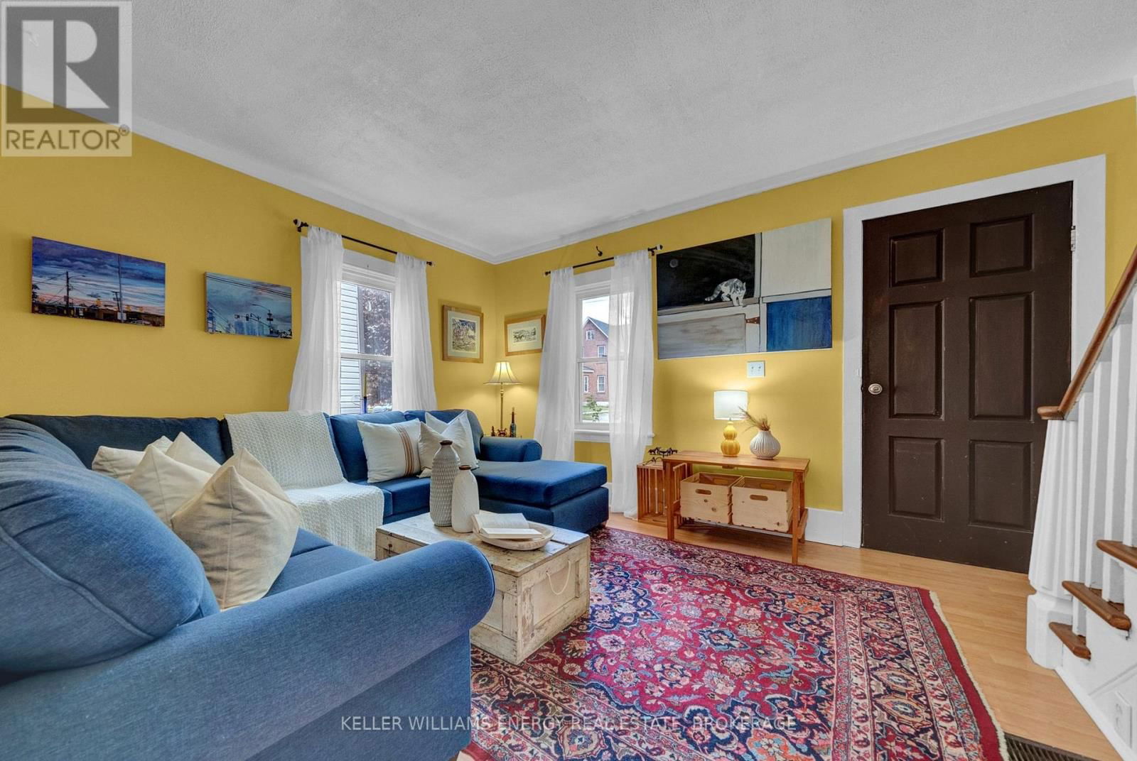 137 UNIVERSITY AVENUE WEST Image 9