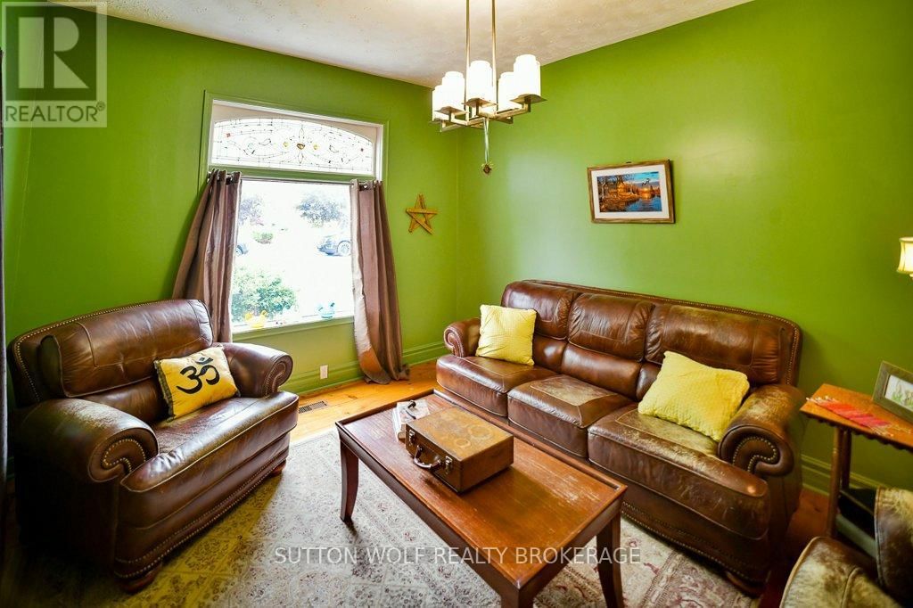 102 FRONT STREET WEST Image 3
