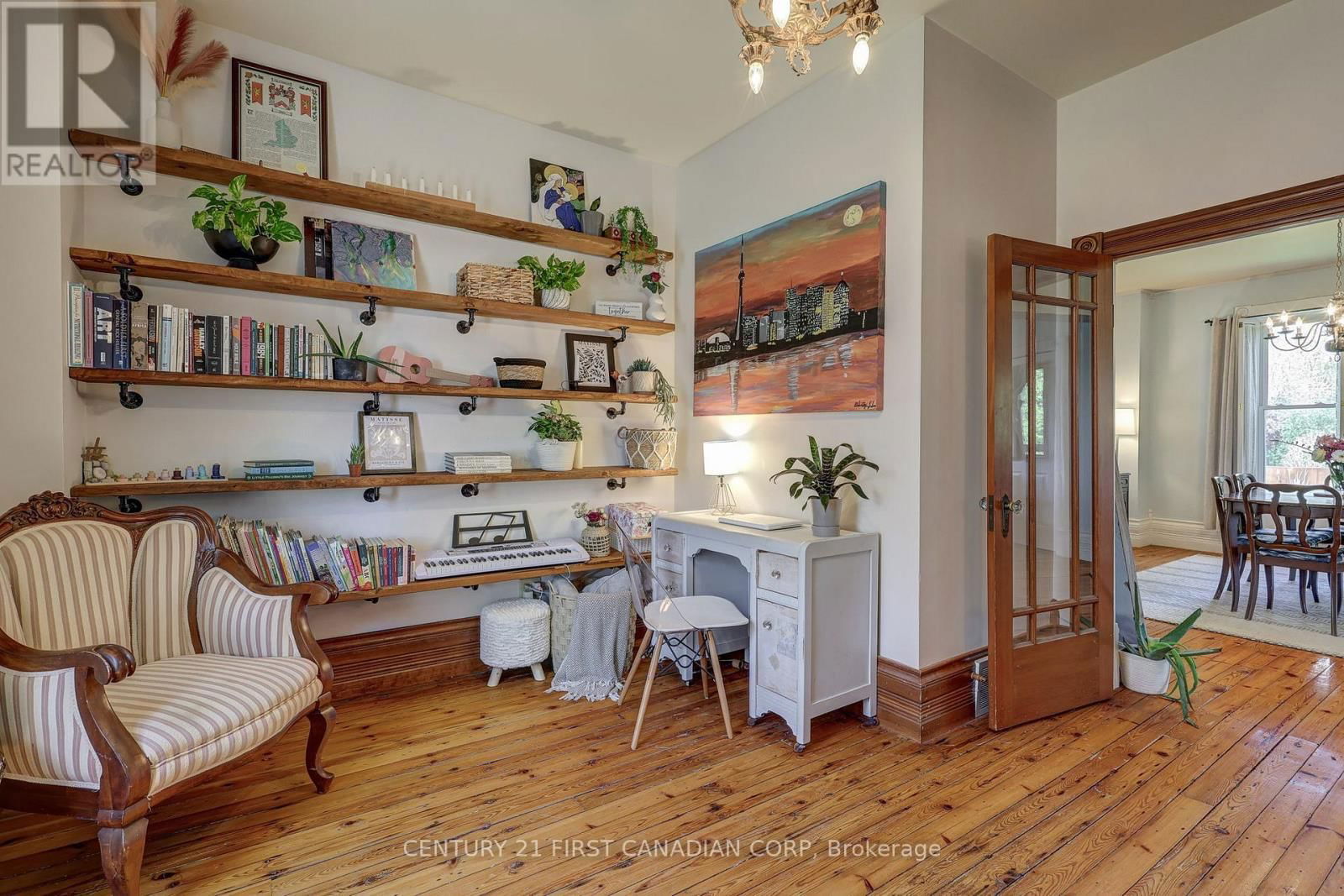 136 KING STREET SOUTH Image 14