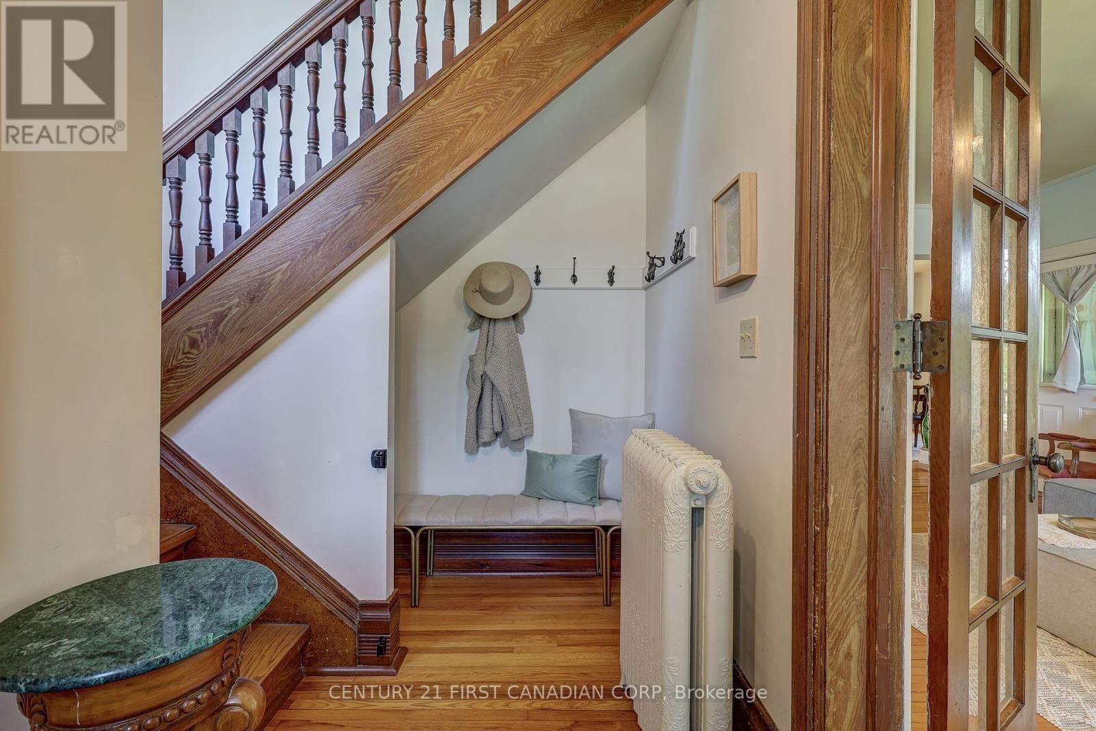 136 KING STREET SOUTH Image 3