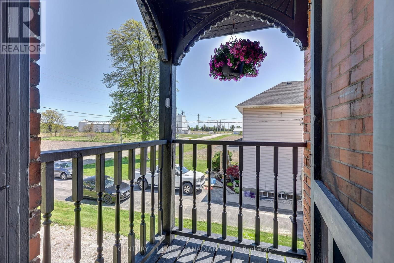 136 KING STREET SOUTH Image 30
