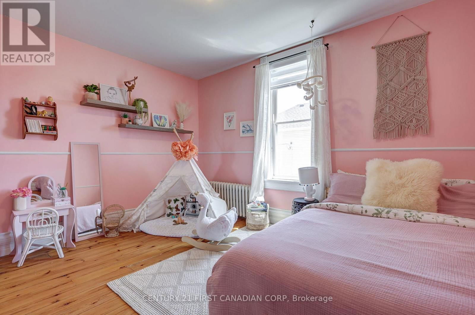 136 KING STREET SOUTH Image 31