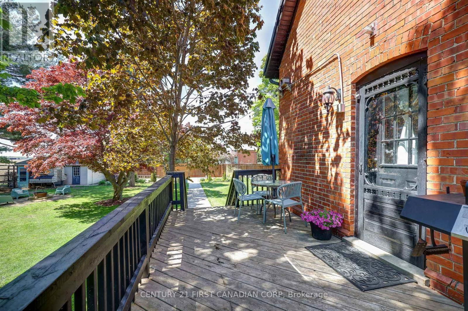 136 KING STREET SOUTH Image 39