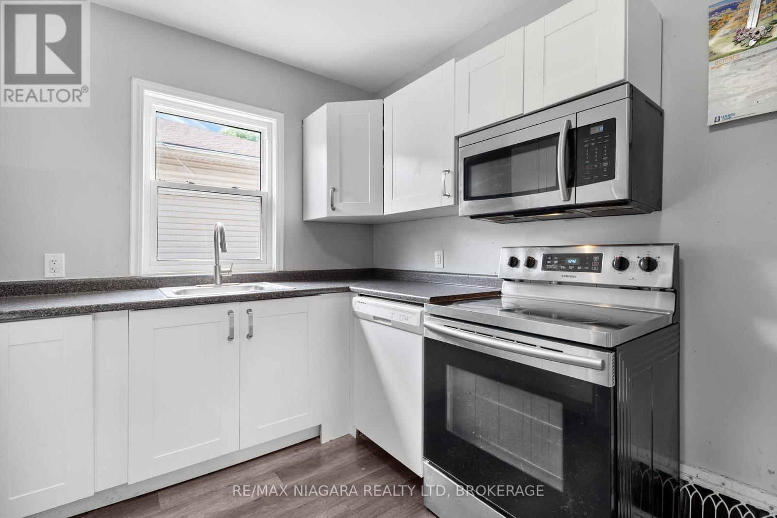 Main - 16 ORMONDE AVENUE Image 10
