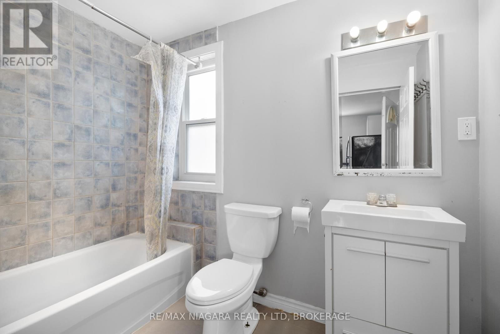 Main - 16 ORMONDE AVENUE Image 12