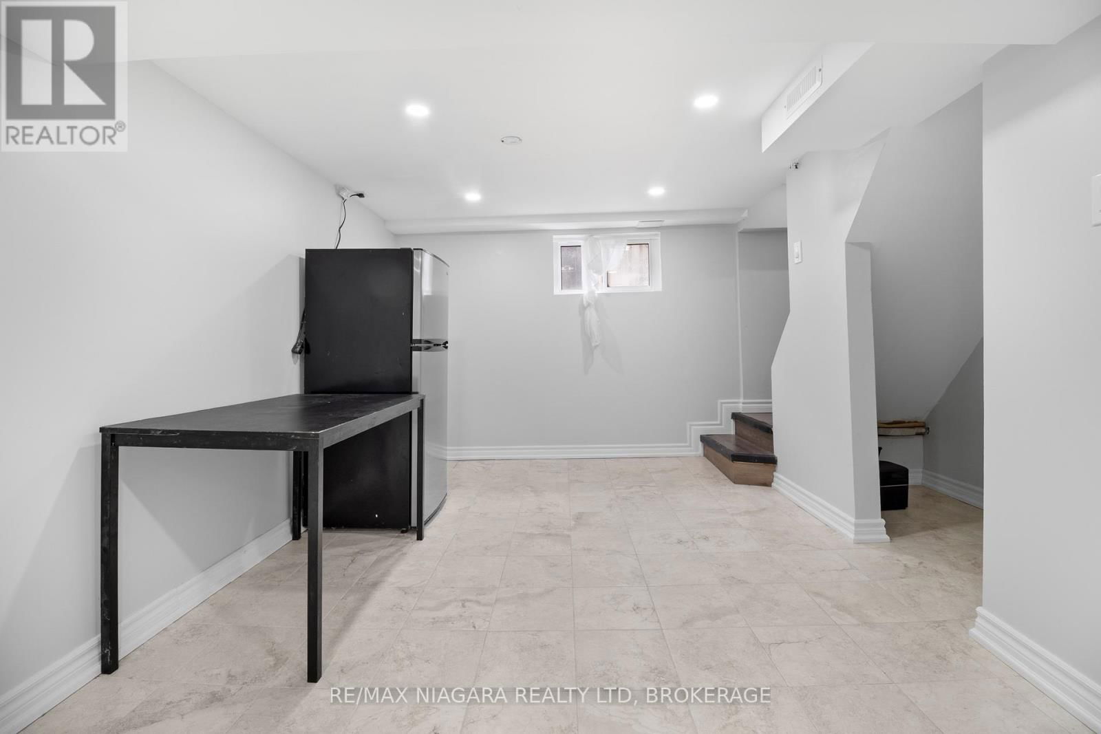 Main - 16 ORMONDE AVENUE Image 20