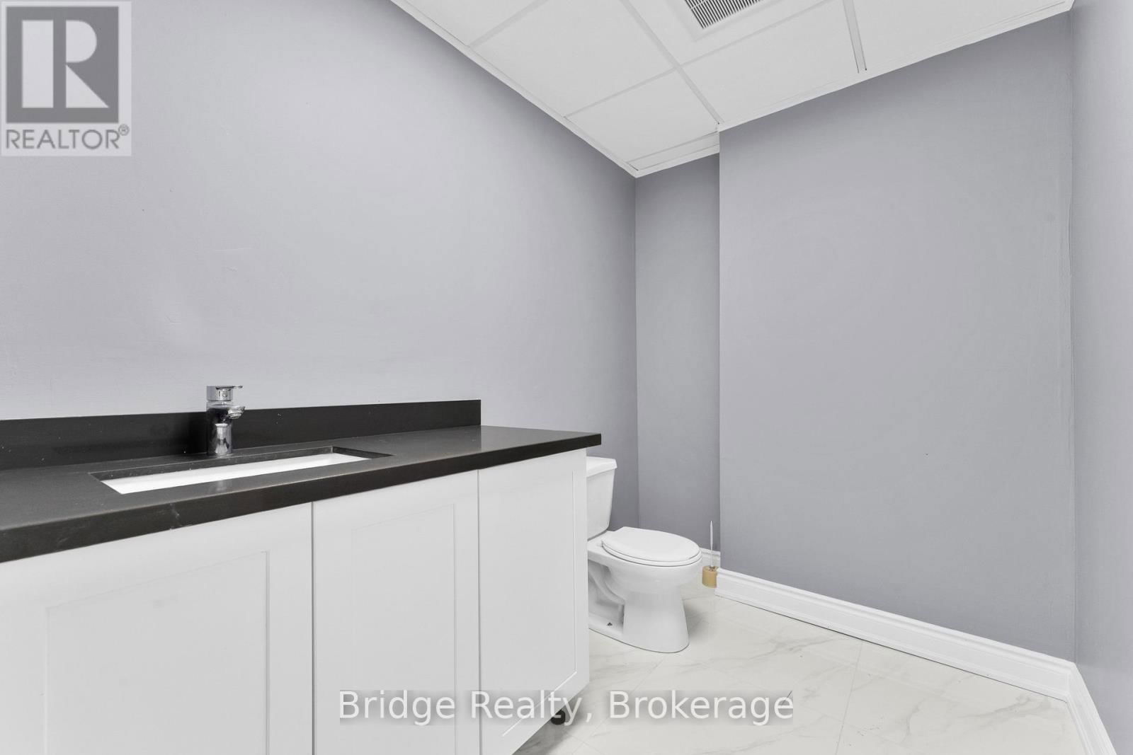 290 DUNDAS STREET Image 15