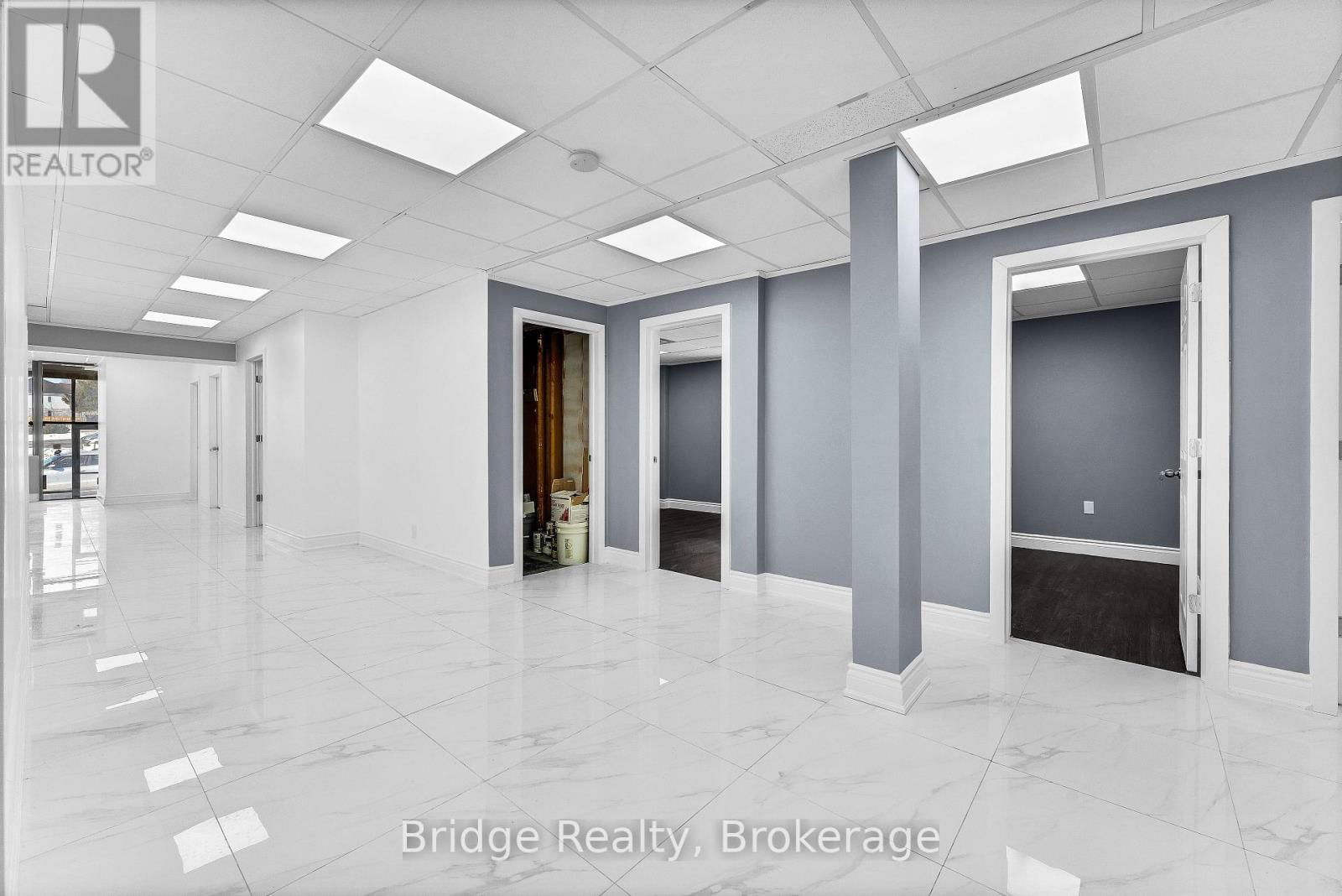 290 DUNDAS STREET Image 16