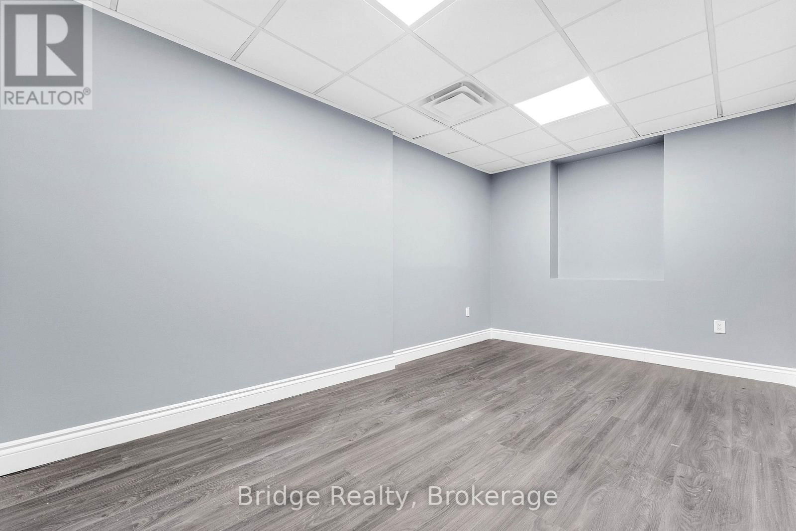 290 DUNDAS STREET Image 20