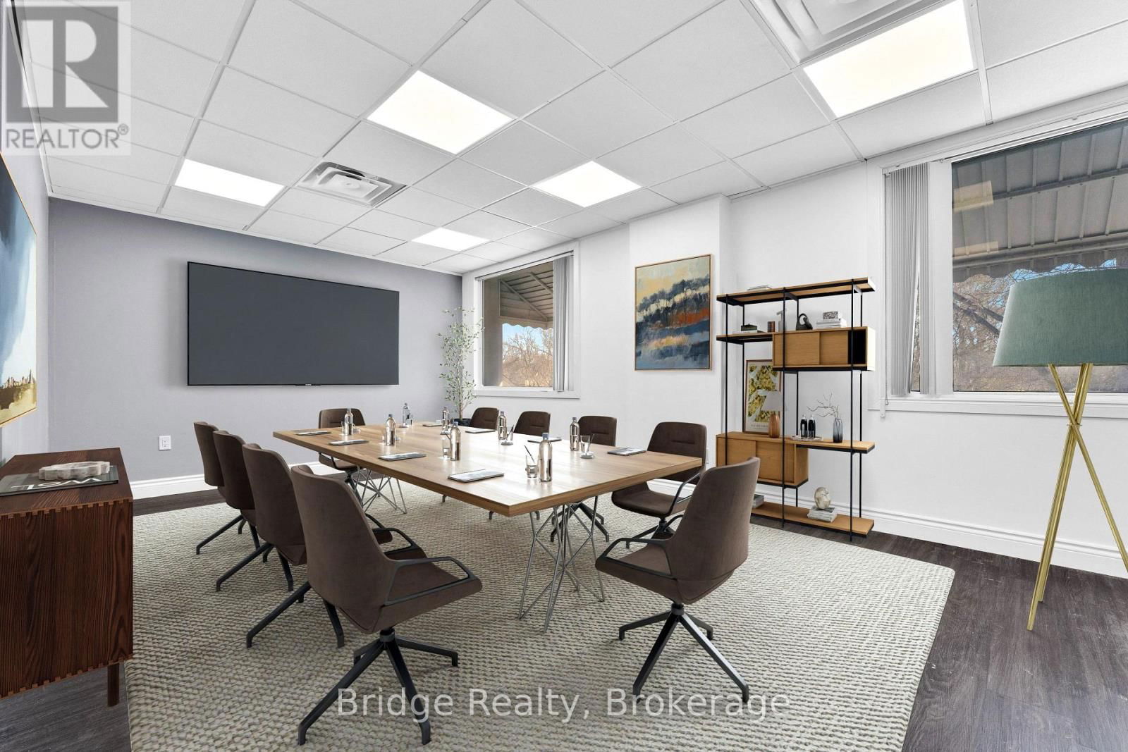 290 DUNDAS STREET Image 24