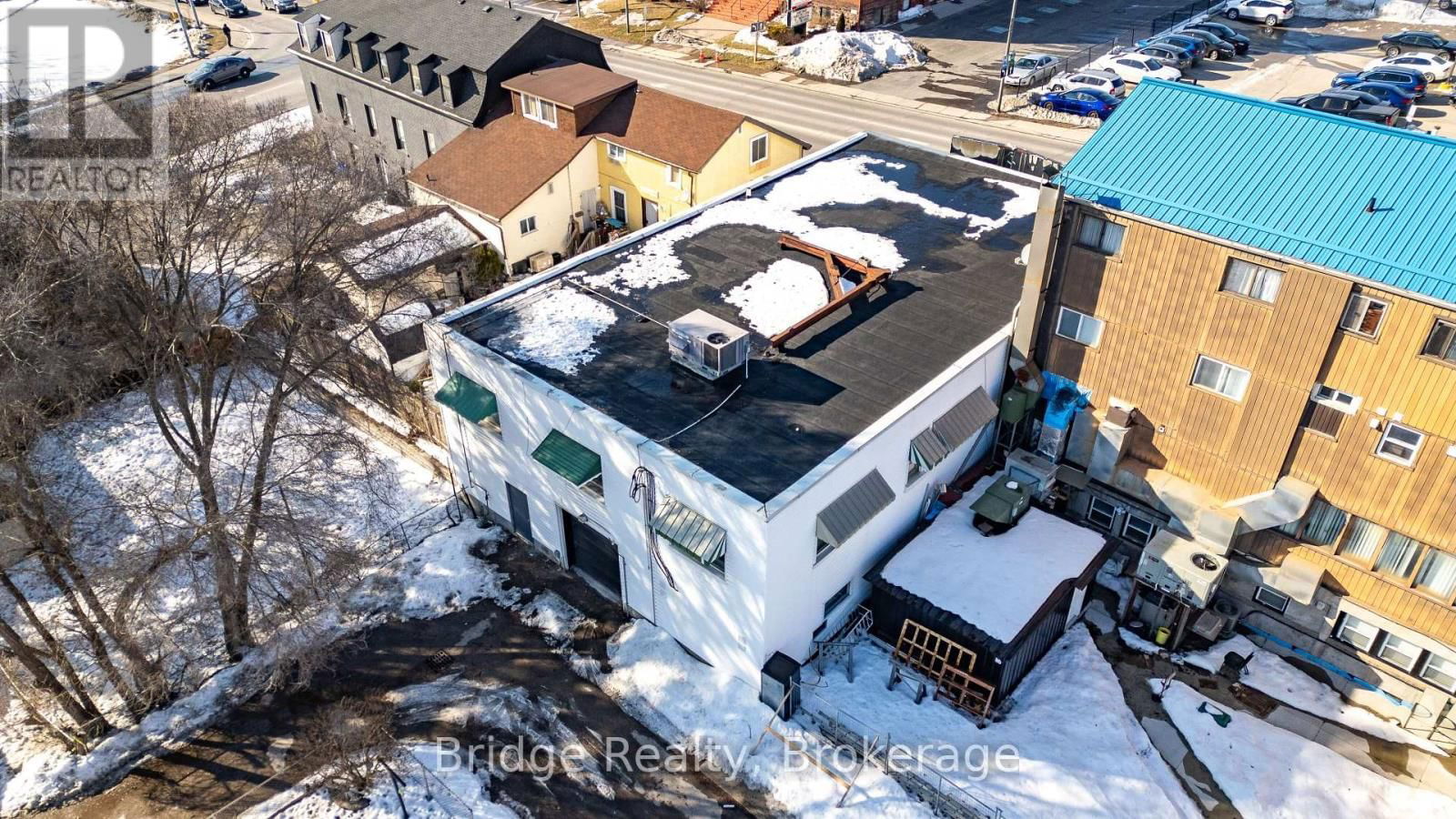 290 DUNDAS STREET Image 46