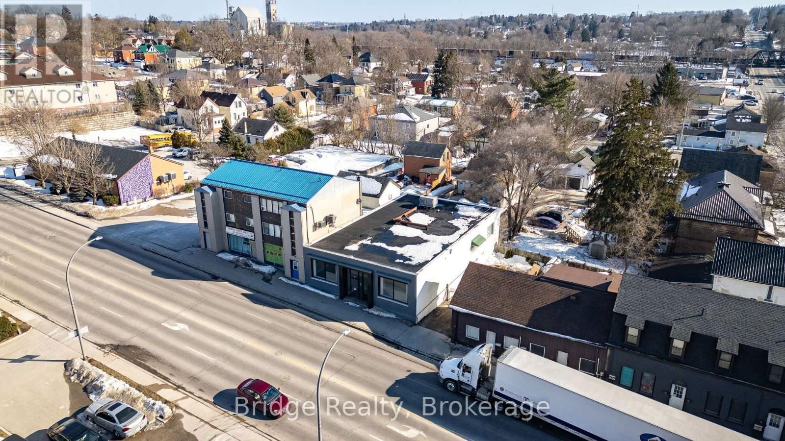 290 DUNDAS STREET Image 47