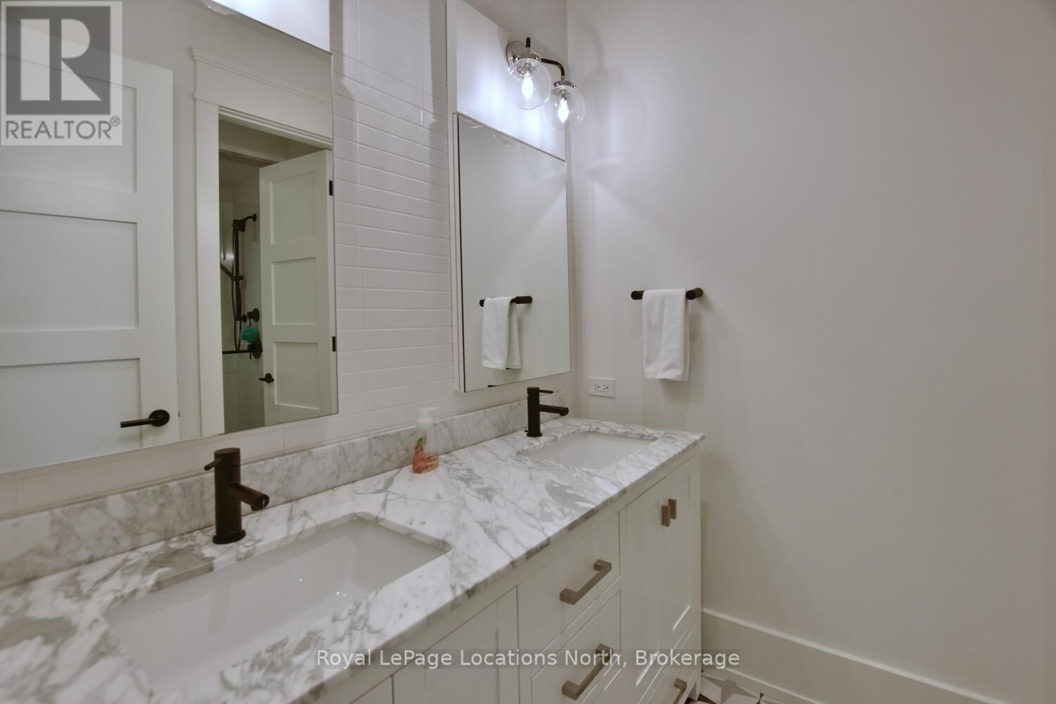 902 - 277 JOZO WEIDER BOULEVARD Image 32