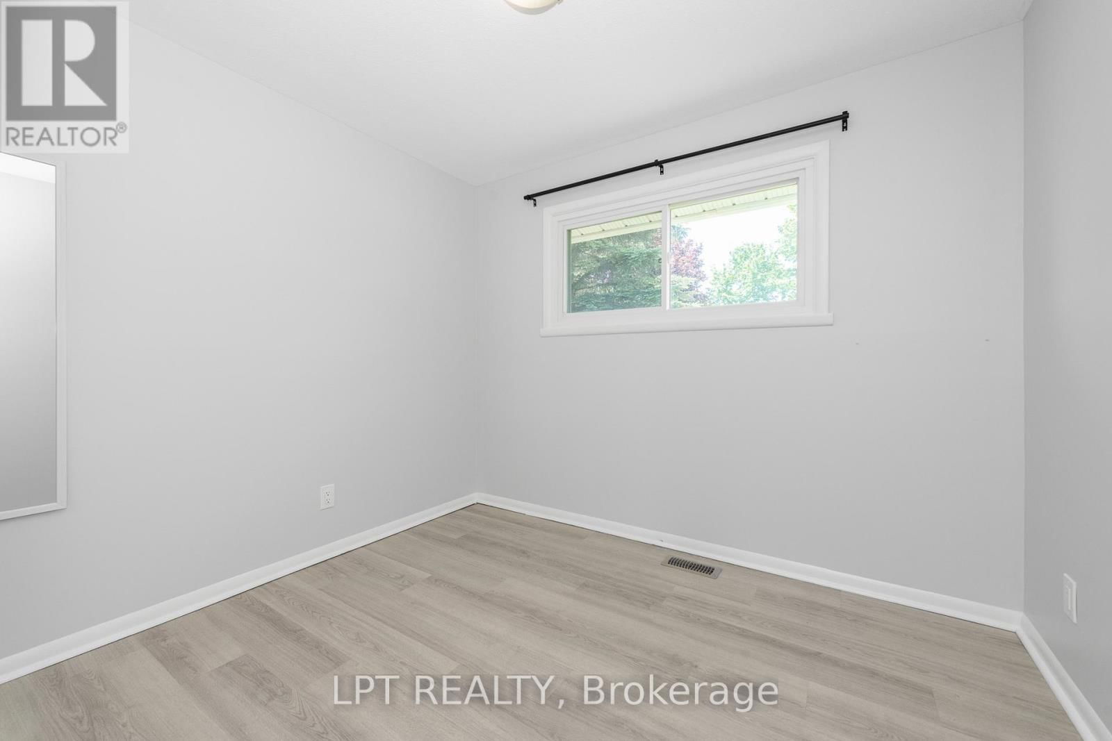 5 ATTWOOD CRESCENT Image 16